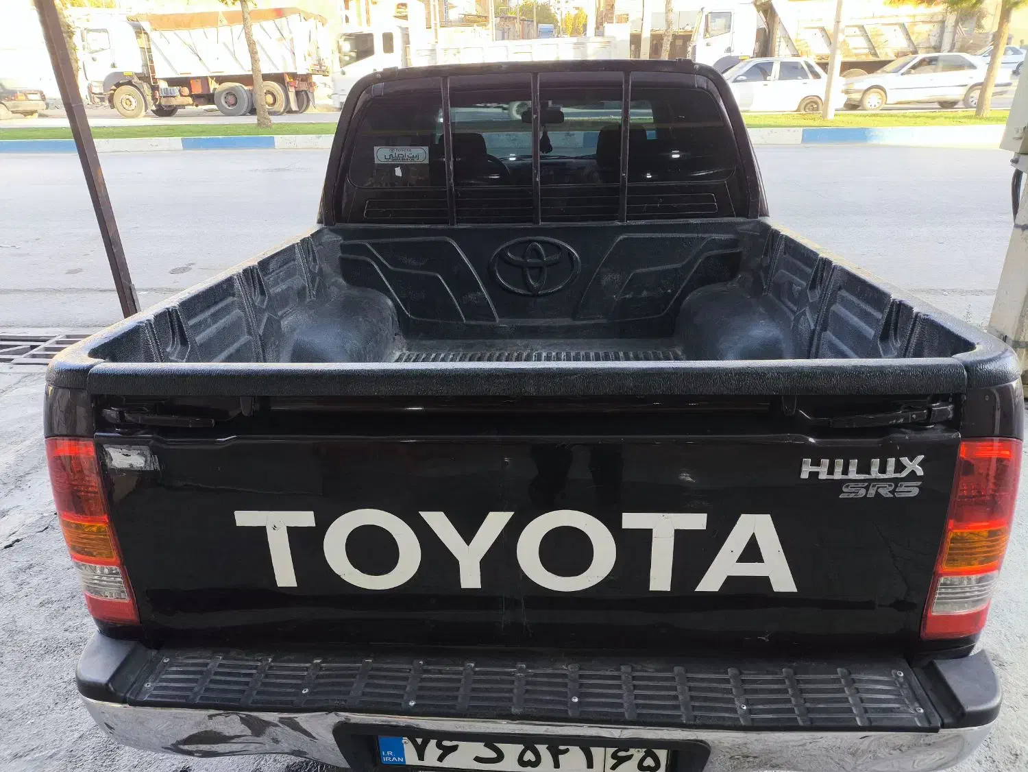 هایلوکس۲۰۰۶|خودرو سواری و وانت|لردگان, |دیوار