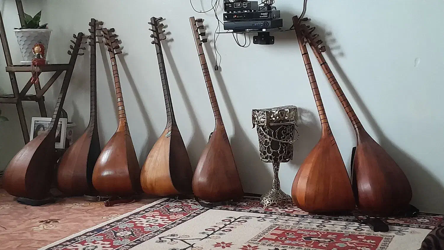 ساز آذربایجانی قوپوز|سازهای سنتی|کلیبر, |دیوار