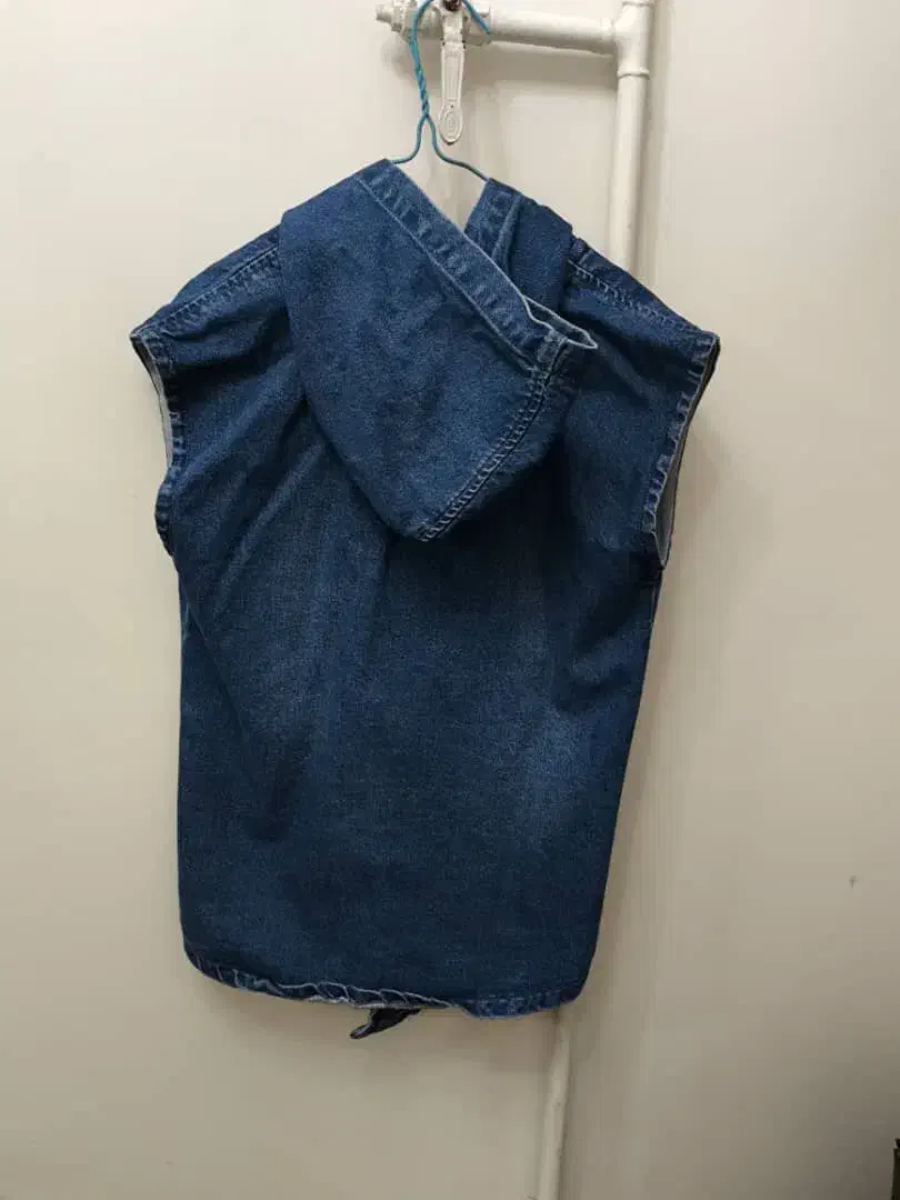 جلیقه پسرانه لی در حد نو شیک و زیبا|لباس|ری, هاشم‌آباد|دیوار