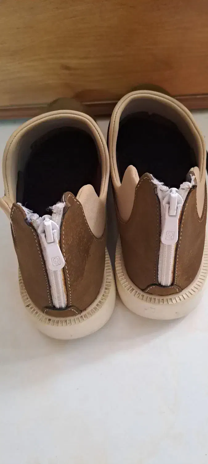 یک جفت کفش|کیف، کفش، کمربند|ابریشم, |دیوار