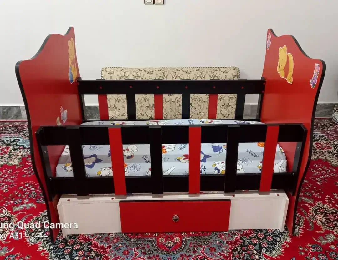 تخت نوزاد|تخت و صندلی بچه|خرم‌آباد, |دیوار