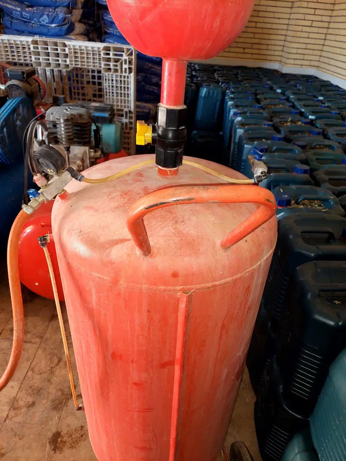 کفپاش ۲۰۰لیتری|ابزارآلات|میناب, |دیوار