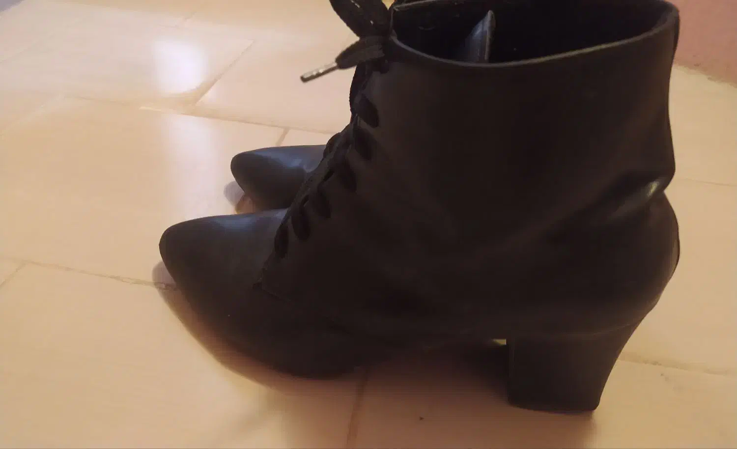 نیم بوت زنانه|کیف، کفش، کمربند|فریمان, |دیوار