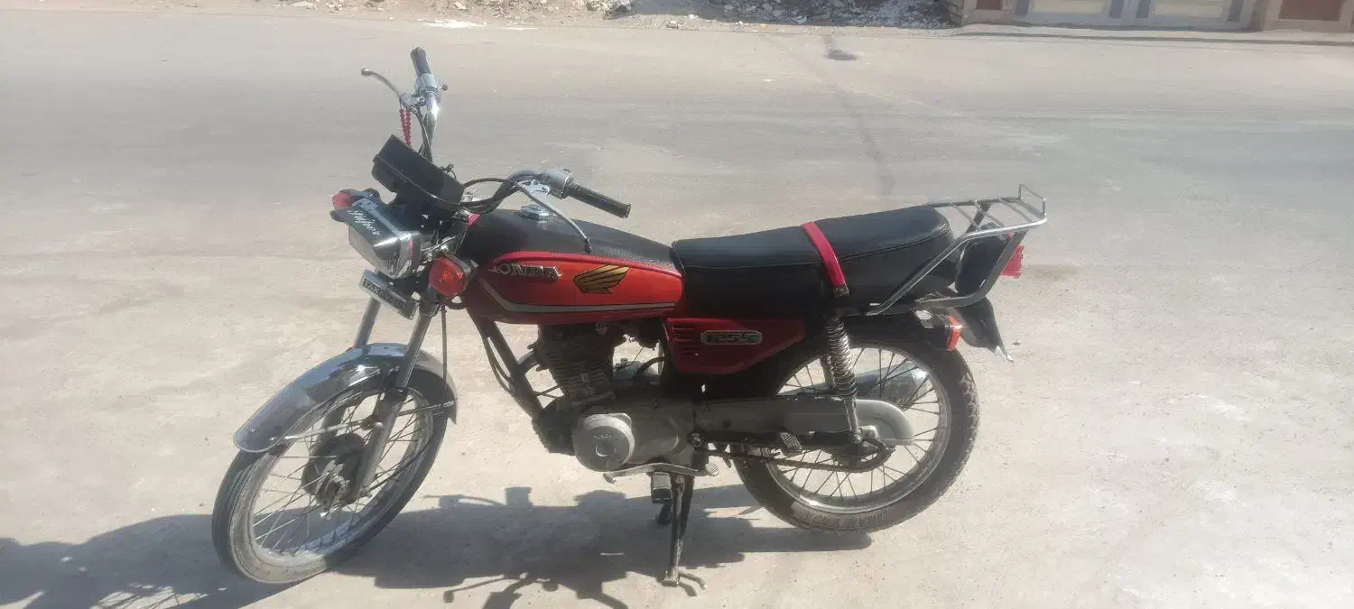 موتور هندا 125|موتورسیکلت|زارچ, |دیوار