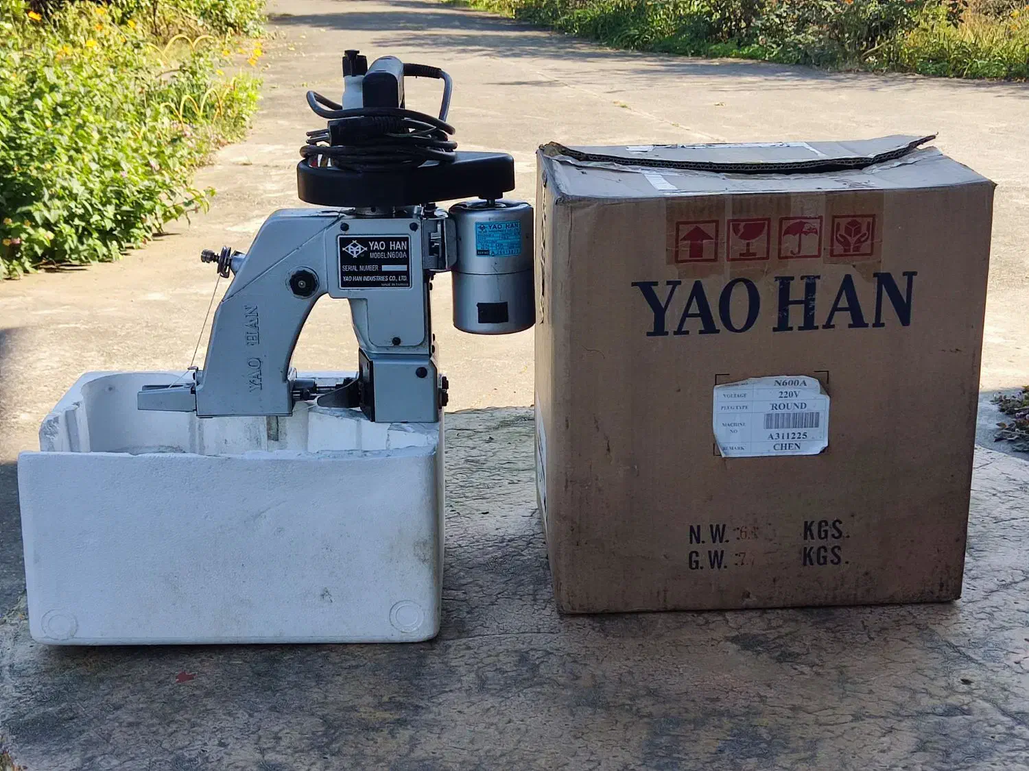 سرکیسه دوز YAO HAN برقی ساخت تایوان در حد نو|ماشین‌آلات صنعتی|رودسر, |دیوار