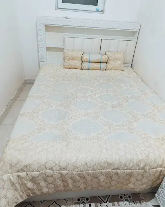 تخت خواب دونفره|تخت و سرویس خواب|رباط‌کریم, رباط‌کریم|دیوار