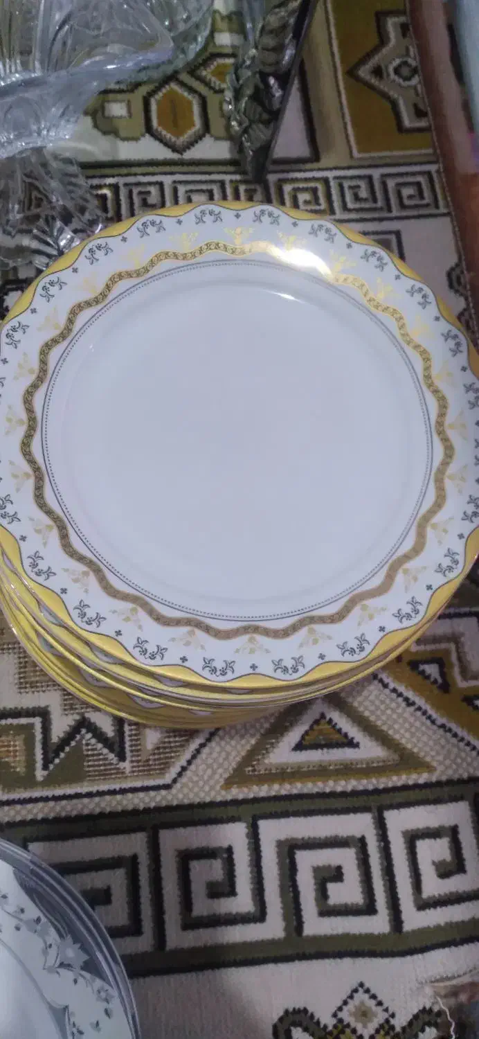 یه سری ظرف تمیزوسالم که خیلیاش استفاده نشده|ظروف سرو و پذیرایی|بندر انزلی, چهارفریضه|دیوار