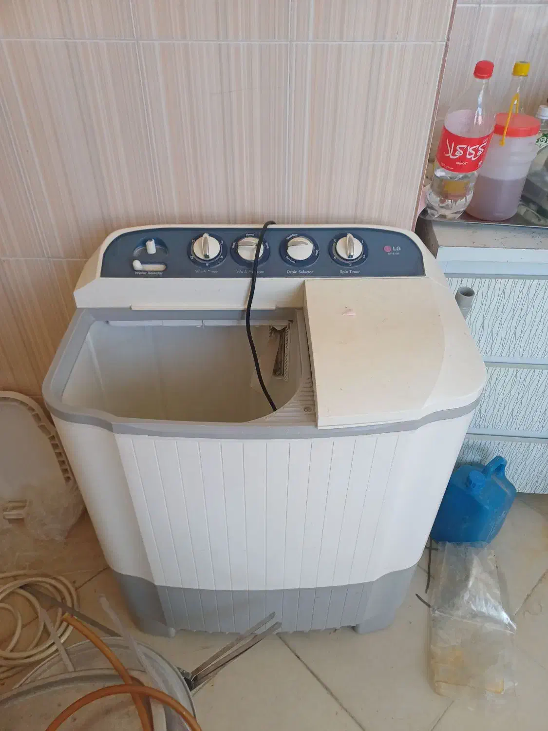 لباس شویی چرخ خیاطی تلوزیون و دیجیتال بوفه|ماشین لباسشویی و خشککن لباس|بیرجند, |دیوار