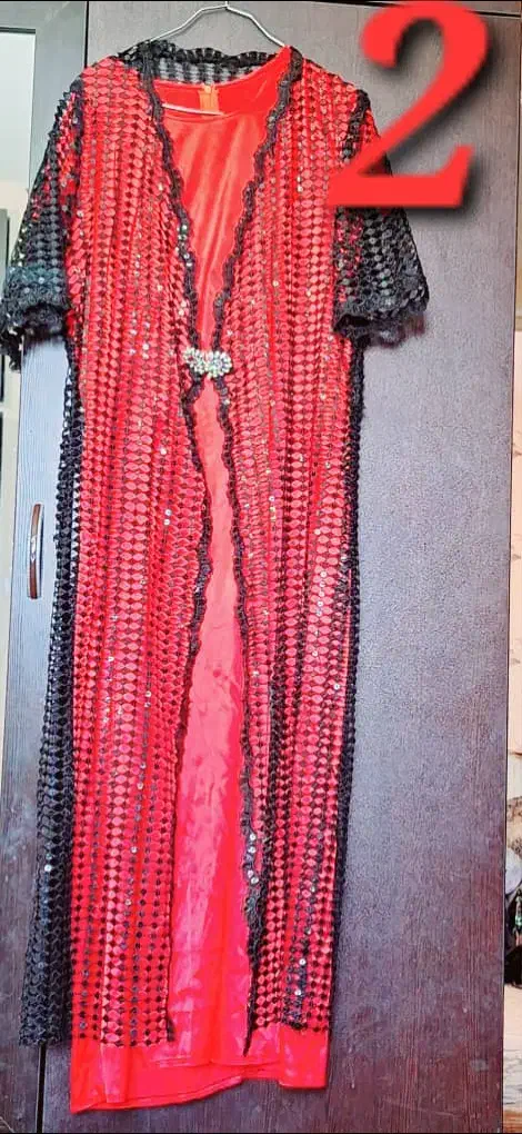 لباس های مجلسی و یک عدد مانتو|لباس|شیراز, دلگشا|دیوار