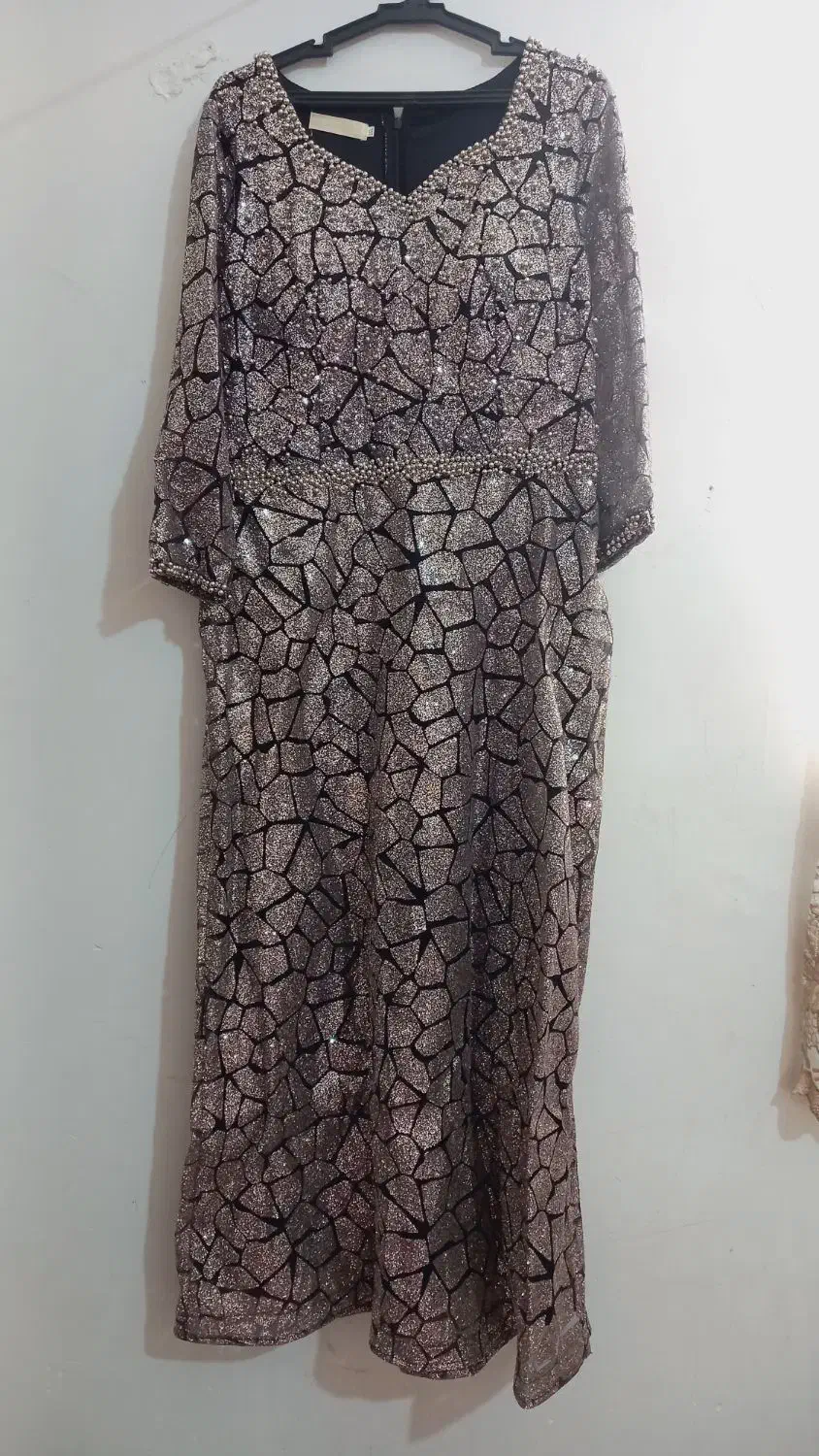 لباس مجلسی|لباس|رضویه, |دیوار