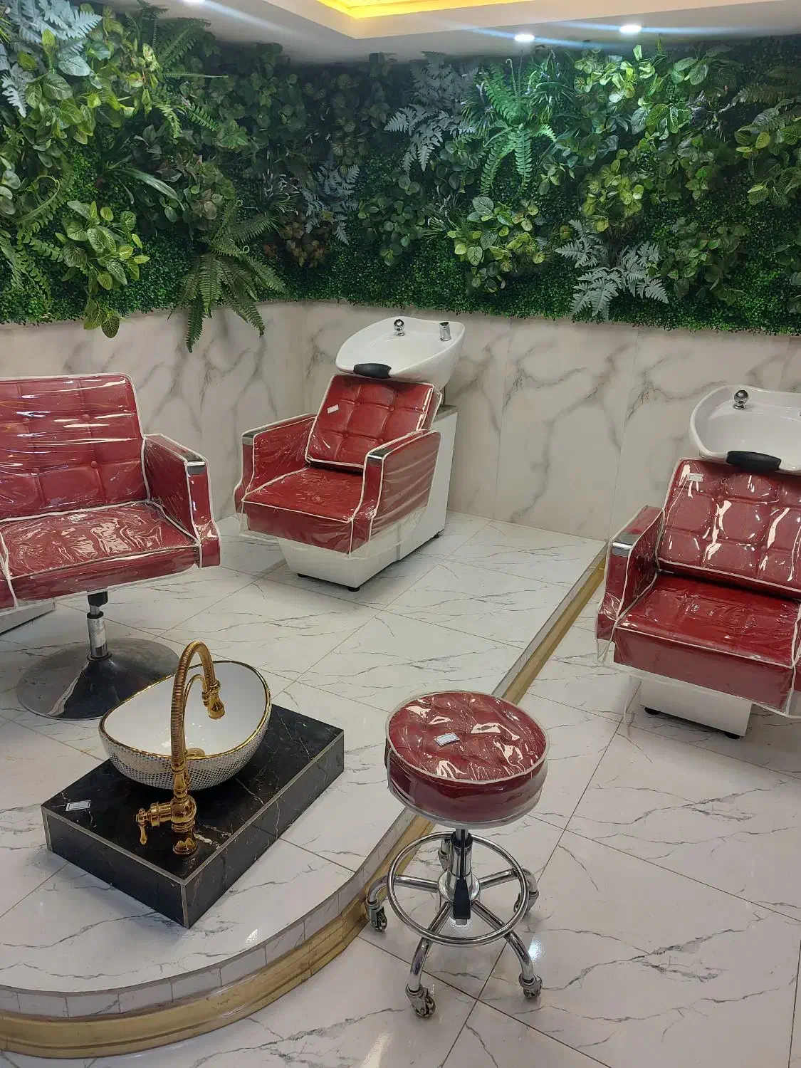 کلیه تجهیزات سالن زیبایی بفروش میرسد|آرایشگاه و سالن‌های زیبایی|اردبیل, |دیوار