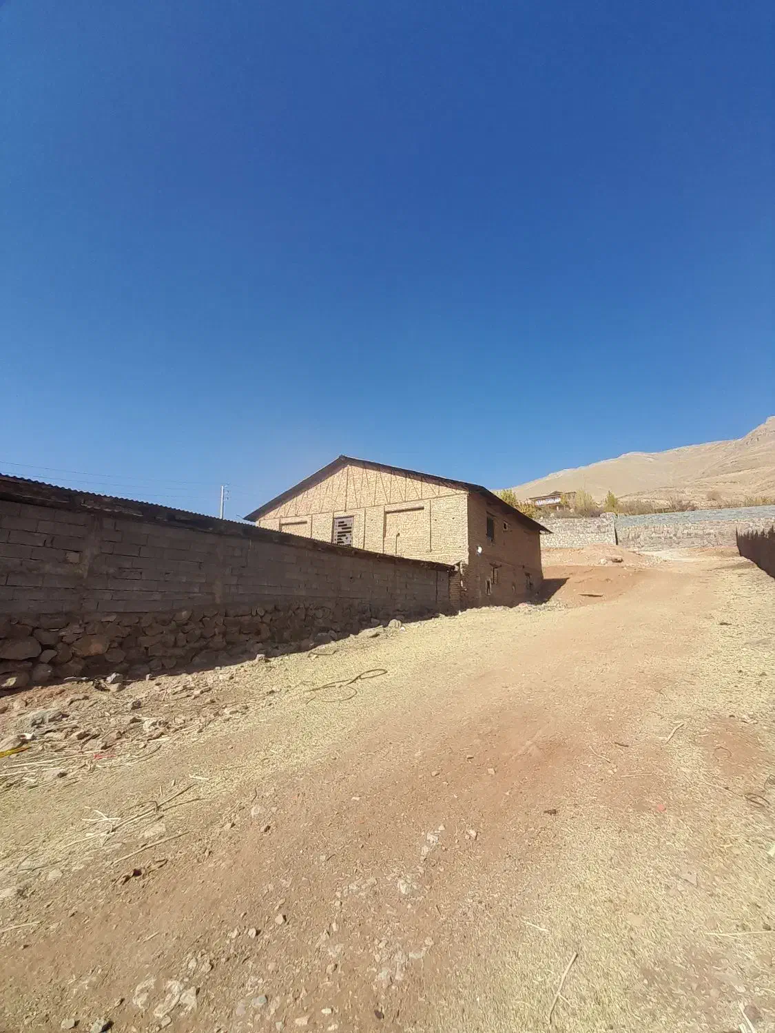 فروش ۲۲۰۰متر زمین دارای۳۰۰متر سوله|فروش زمین و ملک کلنگی|دماوند, گیلاوند|دیوار