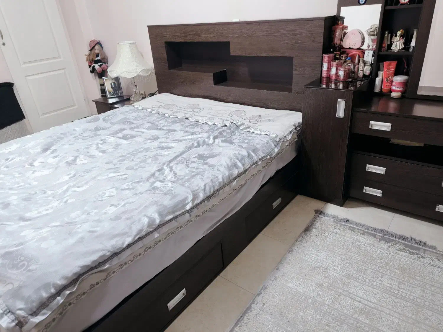 سرویس تخت و میز آرایش|تخت و سرویس خواب|تهران, ونک|دیوار