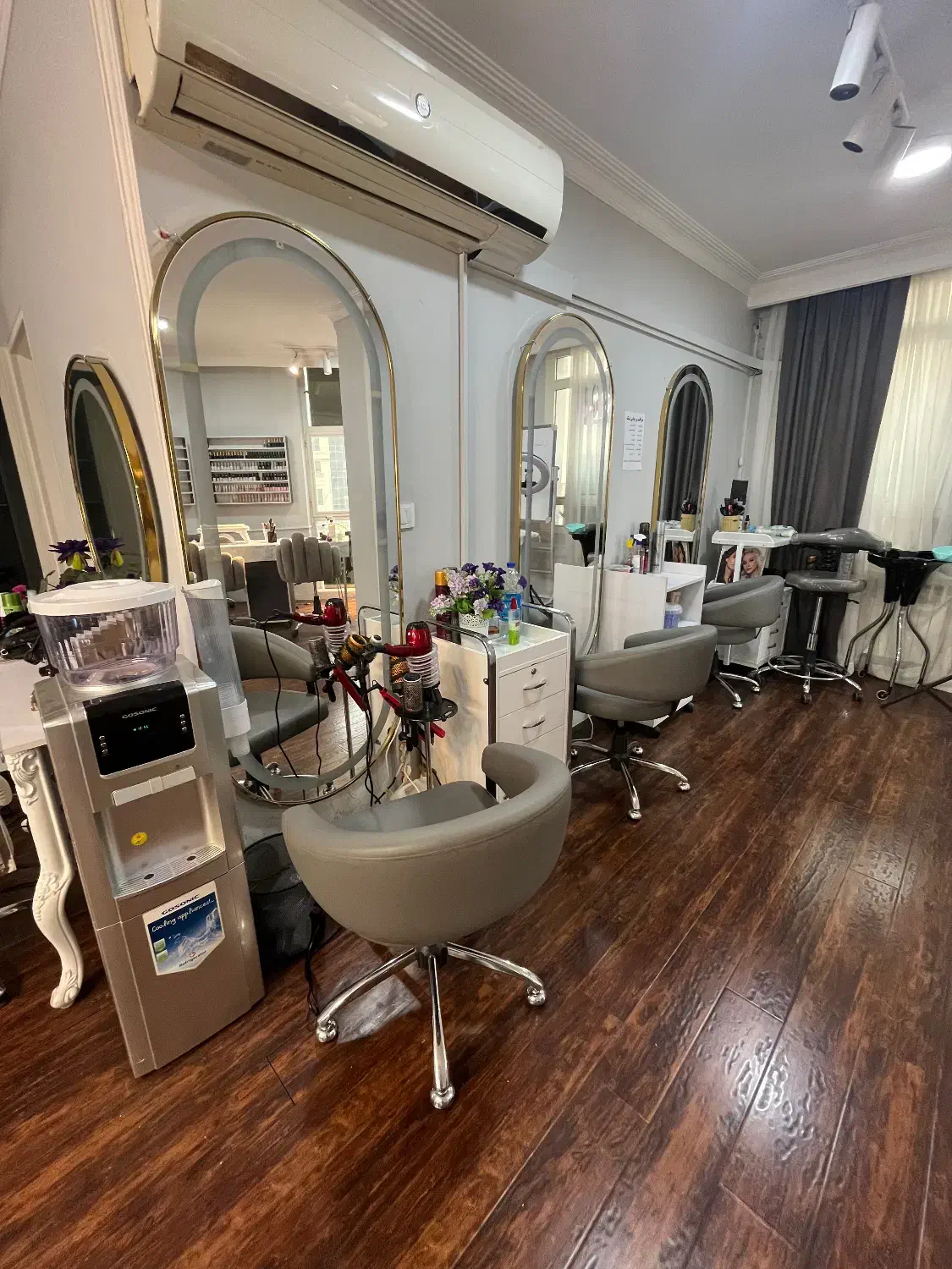 اجاره تخت و صندلی و اتاق|خدمات آرایشگری و زیبایی|تهران, آسمان|دیوار