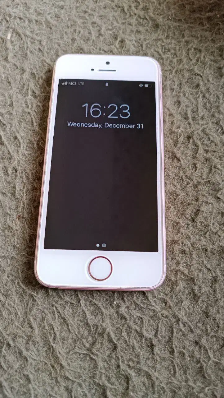 iphone se 16 gig|موبایل|همدان, |دیوار