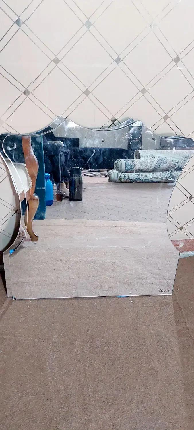 اینه|آینه|ماهدشت, |دیوار