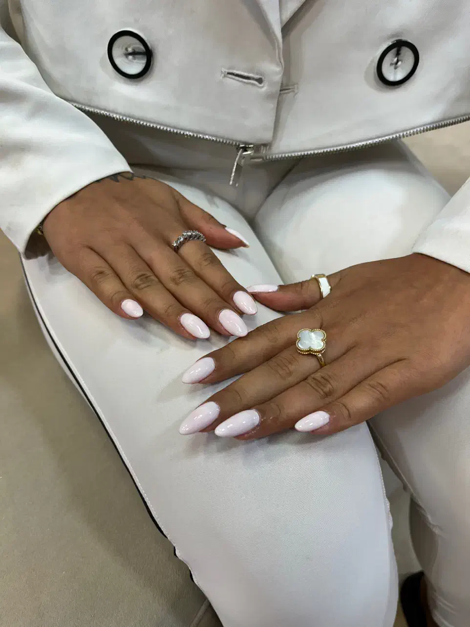 خدمات تخصصی ناخن|خدمات آرایشگری و زیبایی|کیش, |دیوار