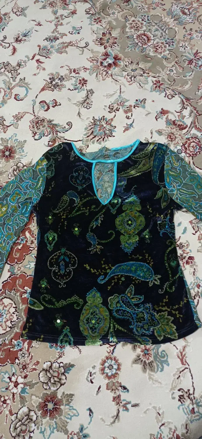 تعداد بسیار زیادی لباس|لباس|سنندج, |دیوار