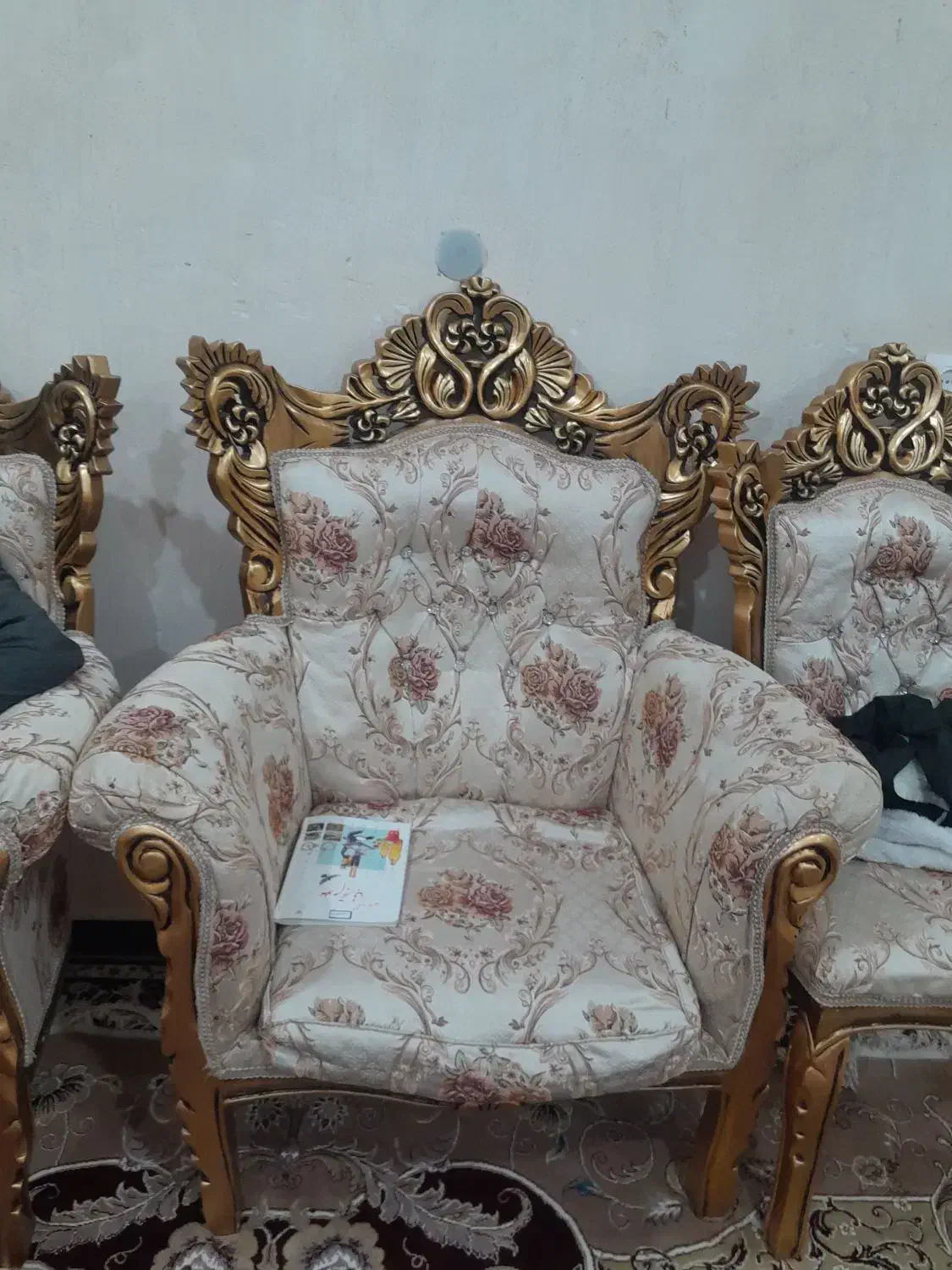 مبل سلطنتی ۹نفره|مبلمان خانگی و میز عسلی|چمستان, |دیوار