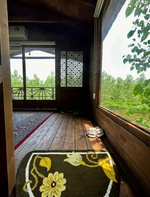 فروش کلبه با چشم اندازی زیبا|فروش خانه و ویلا|دلیجان, |دیوار