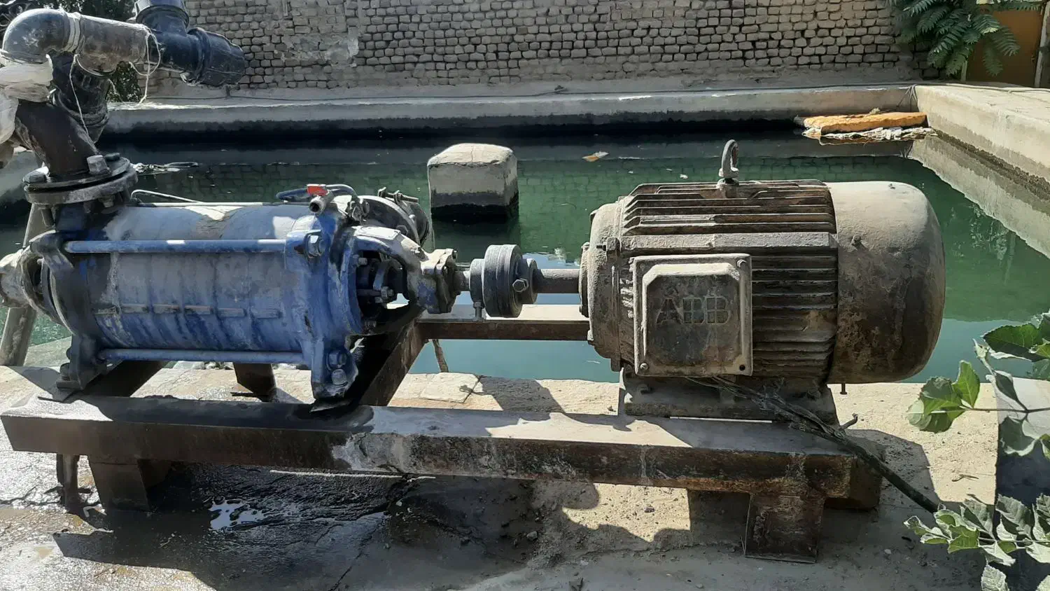 پمپ انتقال آب وی کا ال|ماشینآلات صنعتی|بروجرد, |دیوار