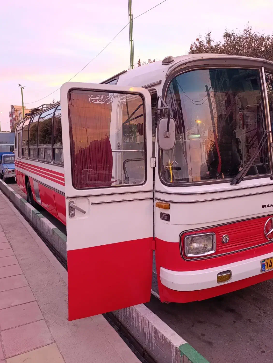 اتوبوس ۳۰۲ مدل ۷۴|خودرو سنگین|قرچک, شهرک طلائیه|دیوار