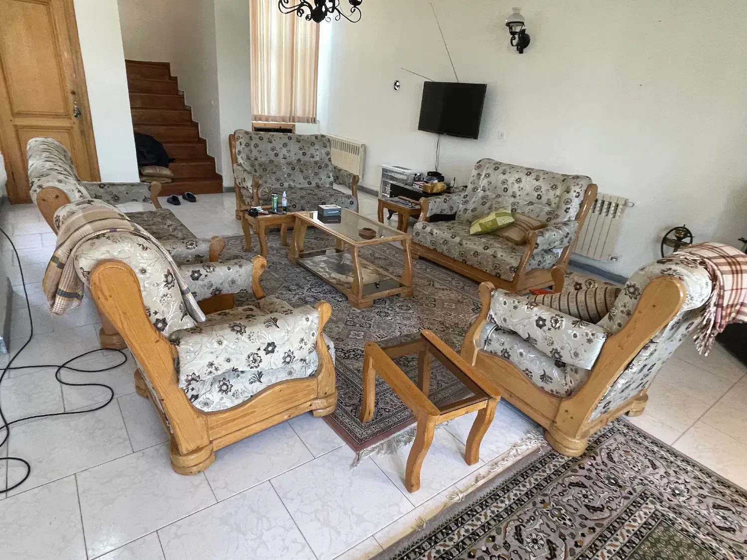 مبلمان ۹ نفره چوب روسی|مبلمان خانگی و میز عسلی|نوشهر, |دیوار