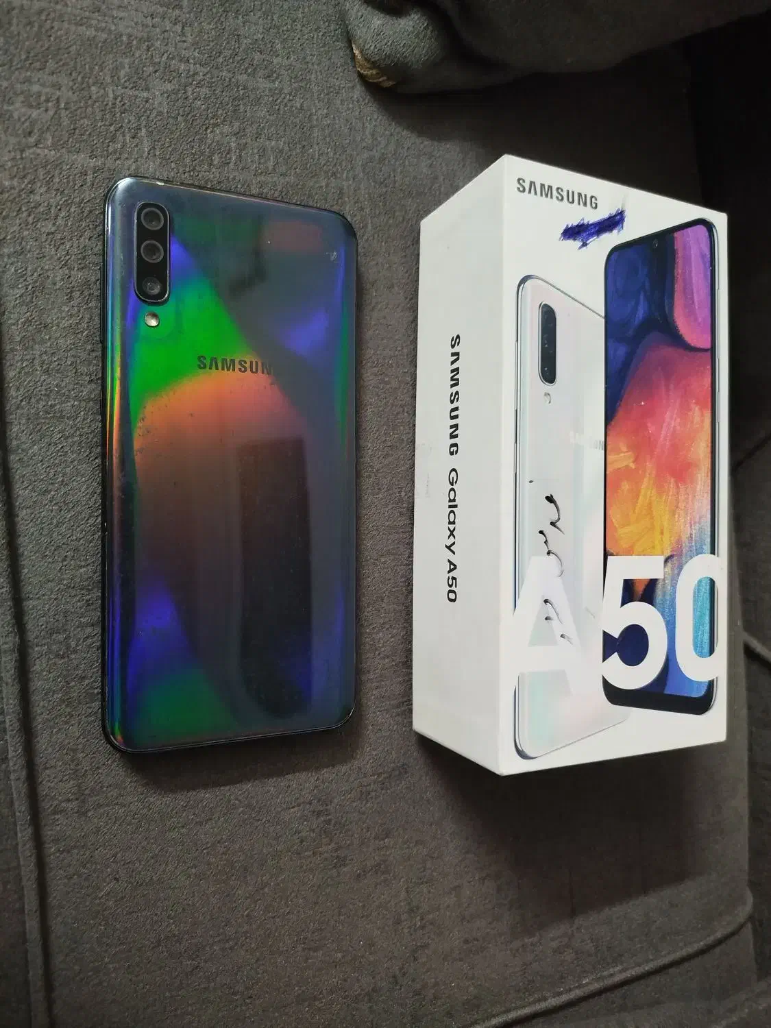 کوشی موبایل|موبایل|بستک, |دیوار