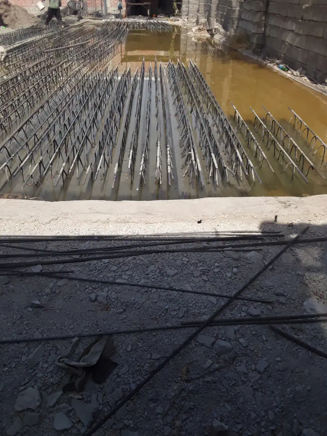 نیازمند نیروی تیرچه زن|استخدام معماری، عمران و ساختمانی|جیرفت, |دیوار