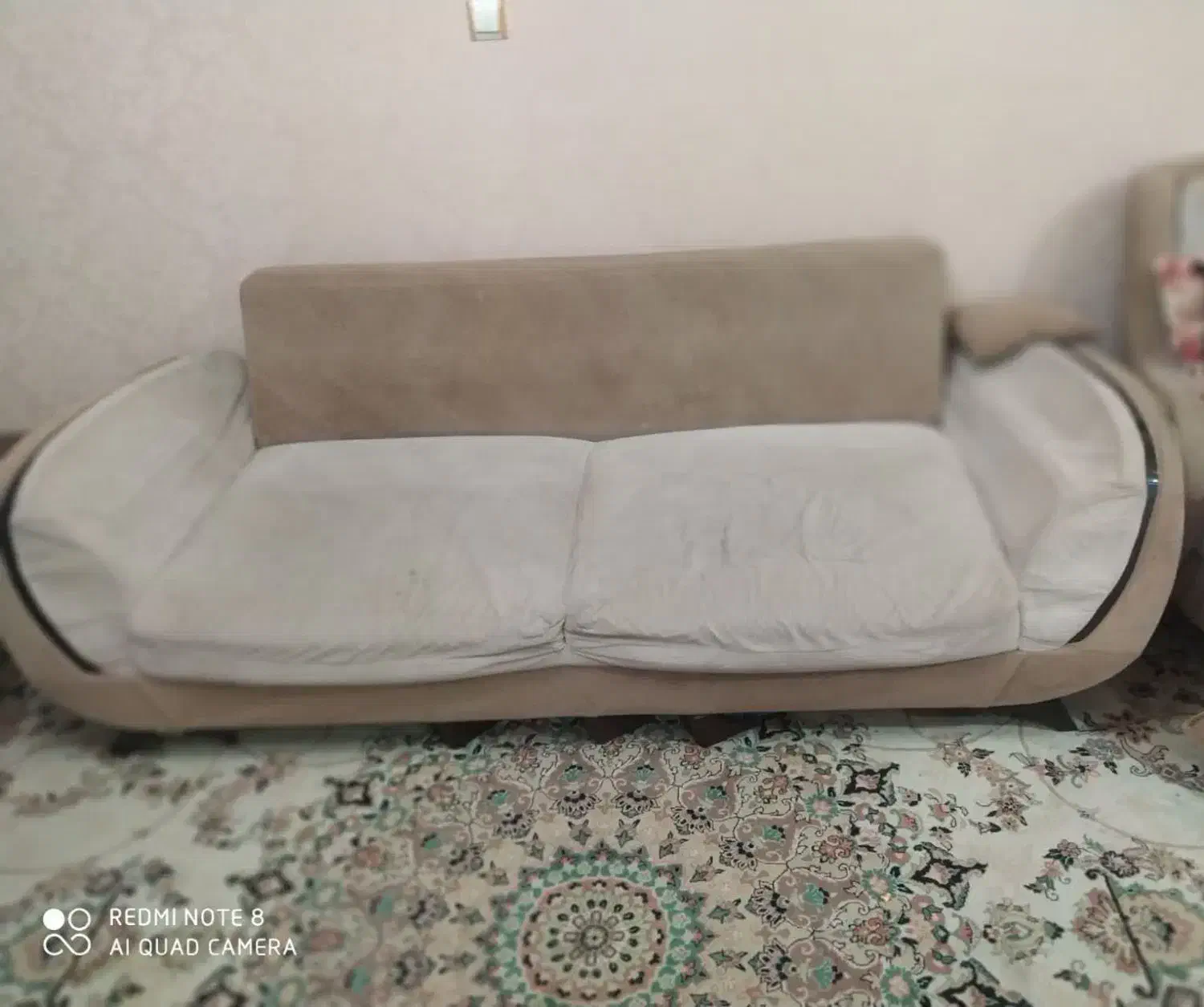 مبل راحتی رایگان|مبلمان خانگی و میز عسلی|کرج, باغستان|دیوار