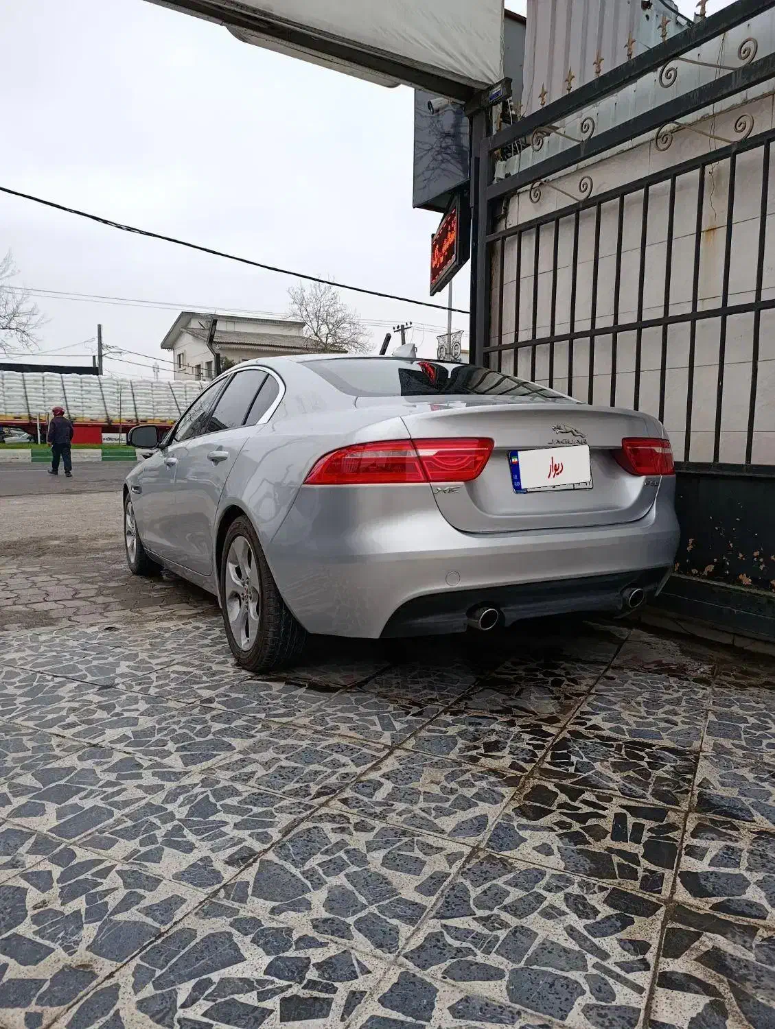 جگوار ۲۰۱۷|خودرو سواری و وانت|رشت, بازار|دیوار