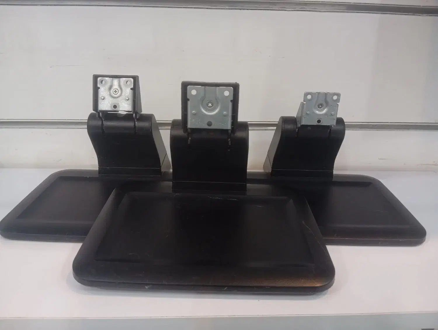 پایه مانیتور استوک|قطعات و لوازم جانبی رایانه|شیراز, شهرک والفجر|دیوار