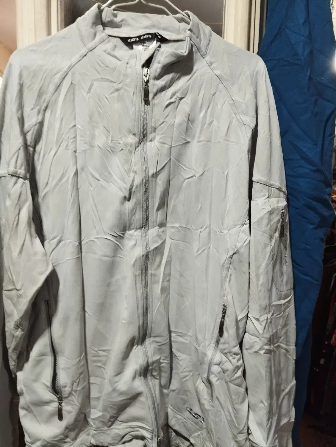 وندستاپر.شیلد|لباس|شیراز, ابیوردی|دیوار