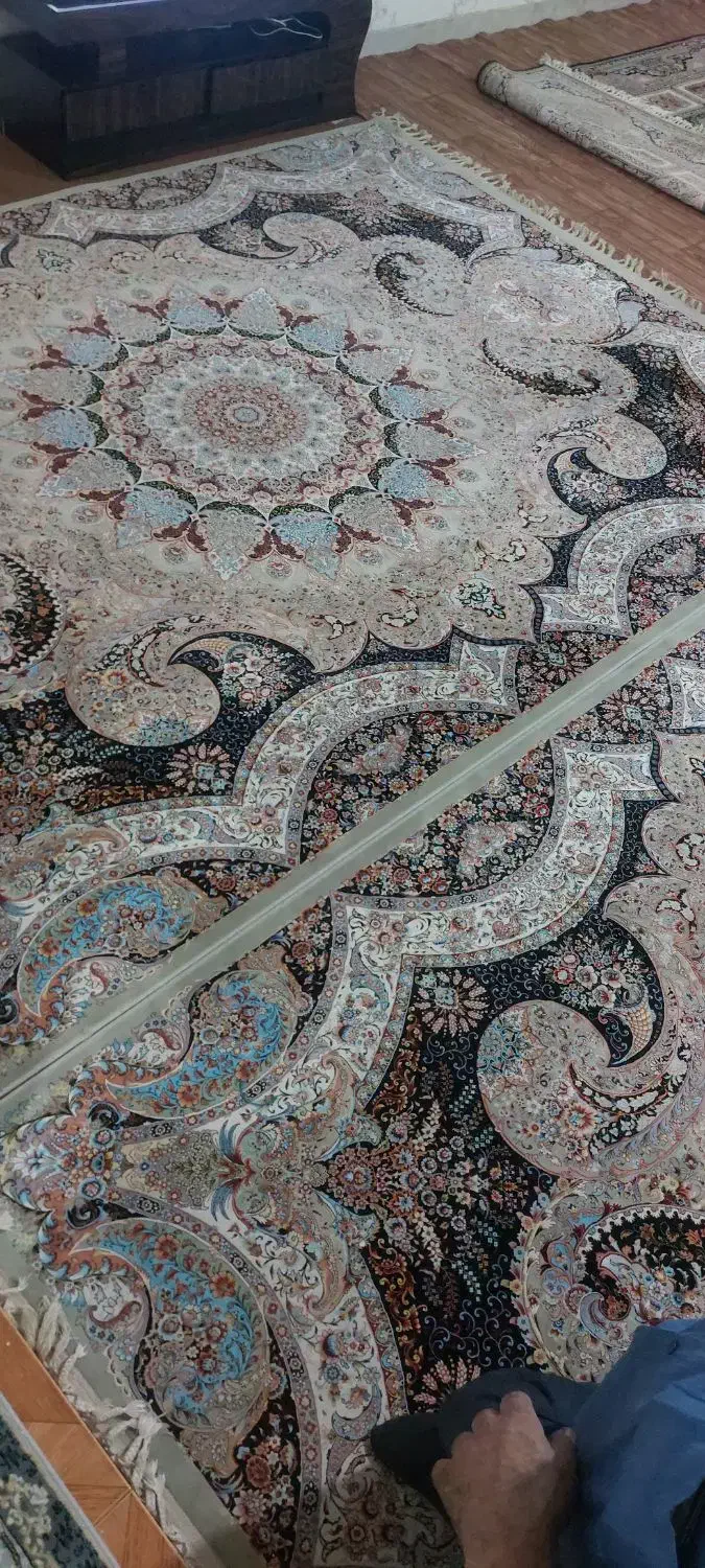 ۲ تخته فرش ۹متری ۱۲۰۰ شانه تراکم ۳۶۰۰|فرش|نسیم‌شهر, |دیوار