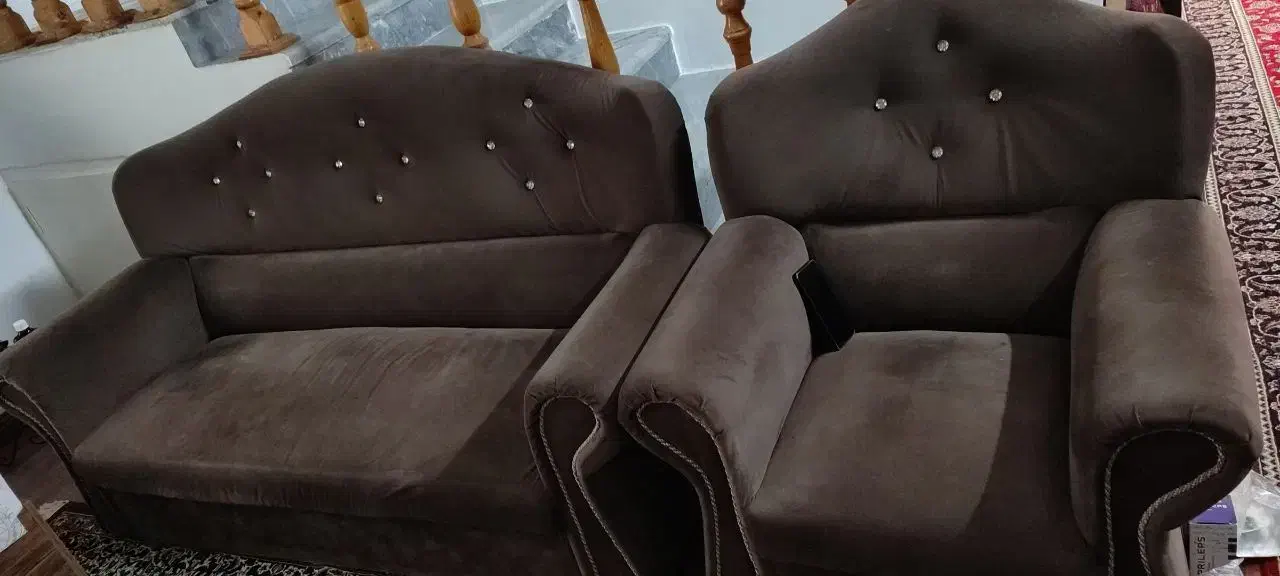 مبلمان ۹ نفره +میز وسط و ۲عدد عسلی + میز تلفن|مبلمان خانگی و میز عسلی|قائم‌شهر, |دیوار