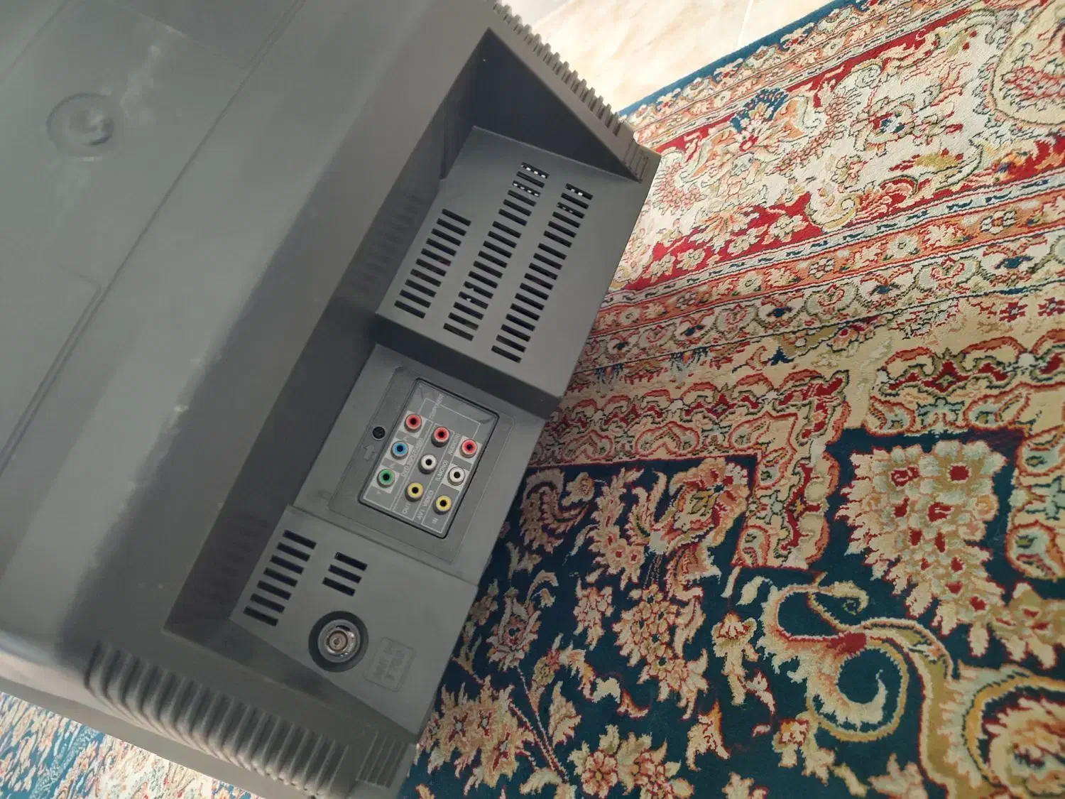 تلویزیون 14اینچ LGبا کنترل|تلویزیون و پروژکتور|تهران, فلسطین (میدان انقلاب)|دیوار