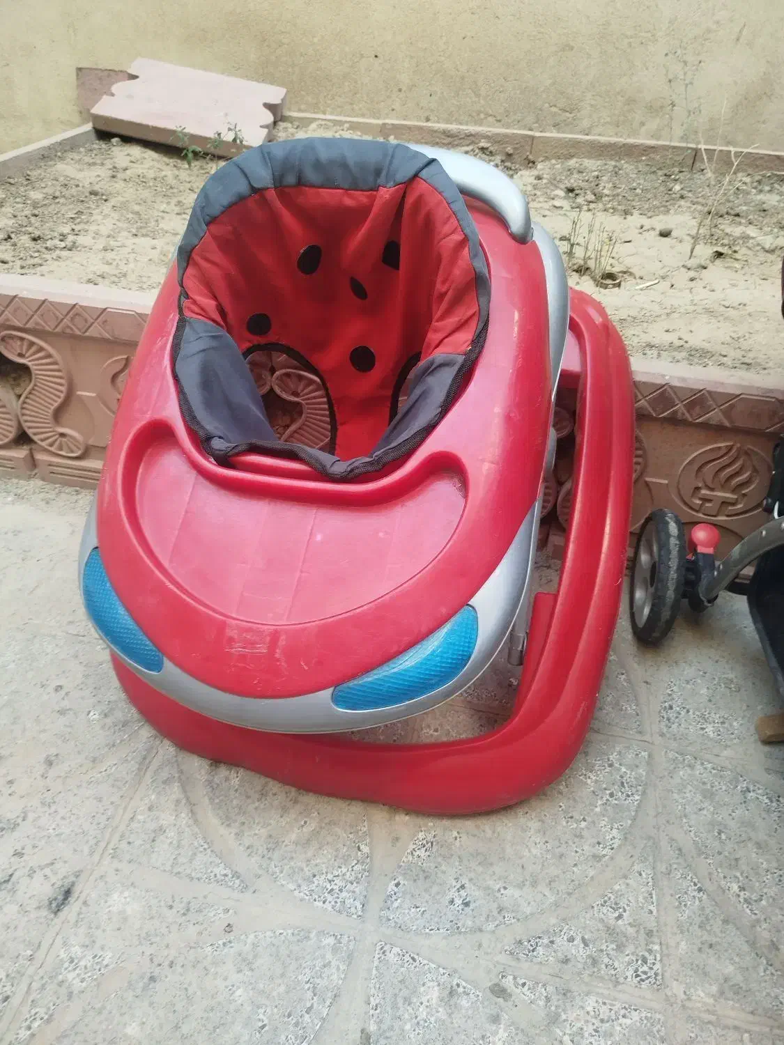 کالکسه خارجی کودک محکم درحد 2عدد رو روک سالم|کالسکه و لوازم جانبی|تهران, سلیمانی|دیوار