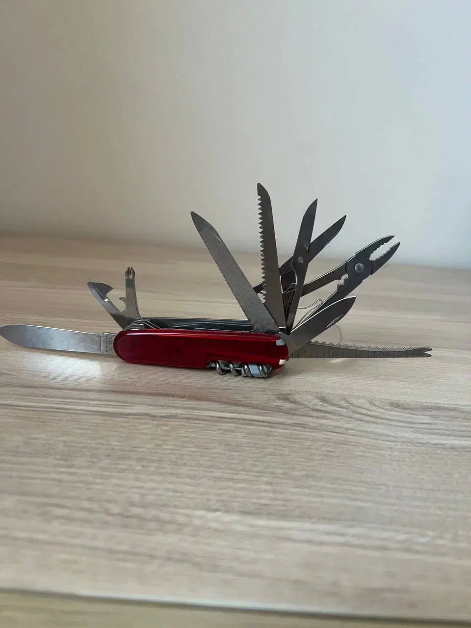 چاقوی چند کاره ویکتورینوکس سویسی اصل|کوهنوردی و کمپینگ|یزد, |دیوار