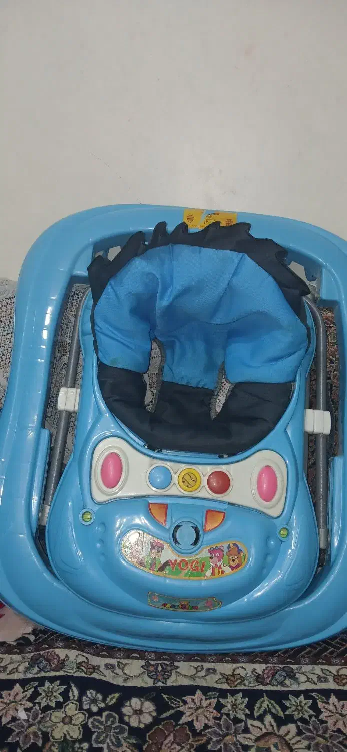 کریر وروروئک|کالسکه و لوازم جانبی|قدس, شهرقدس|دیوار