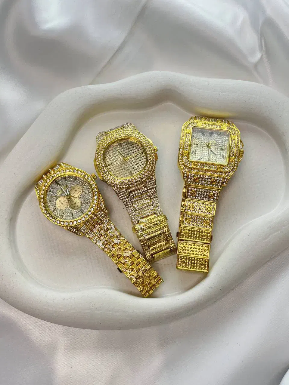 فول  نگین|ساعت|رشت, دیلمان|دیوار