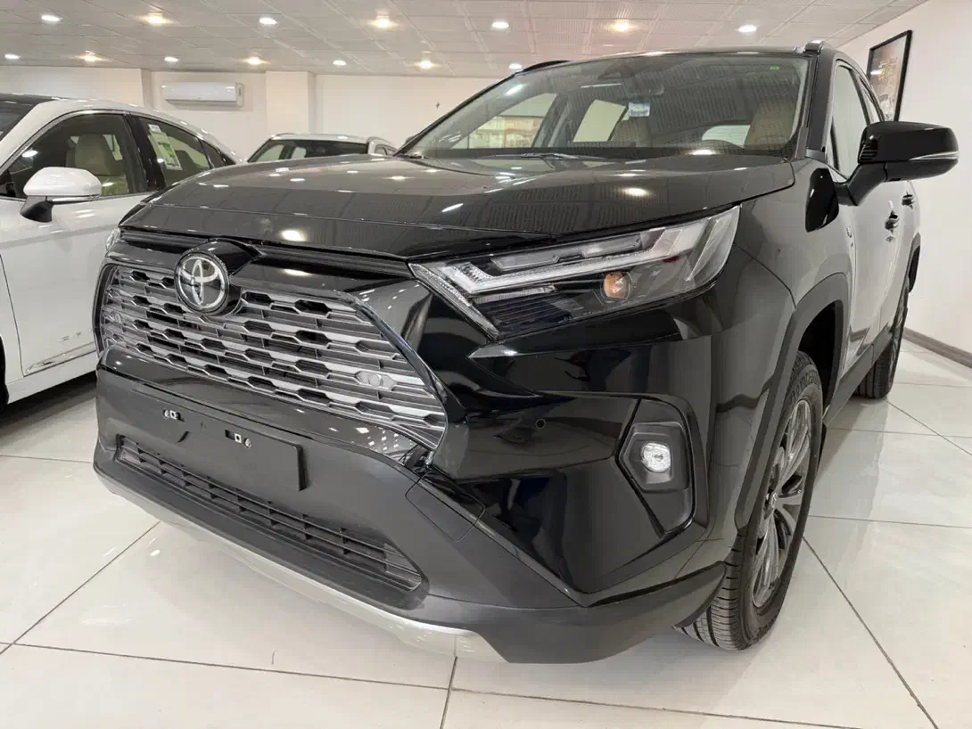 تویوتا راو 4 / دو دیفرانسیل / ژاپن 2025|خودرو سواری و وانت|شیراز, فرهنگ شهر|دیوار