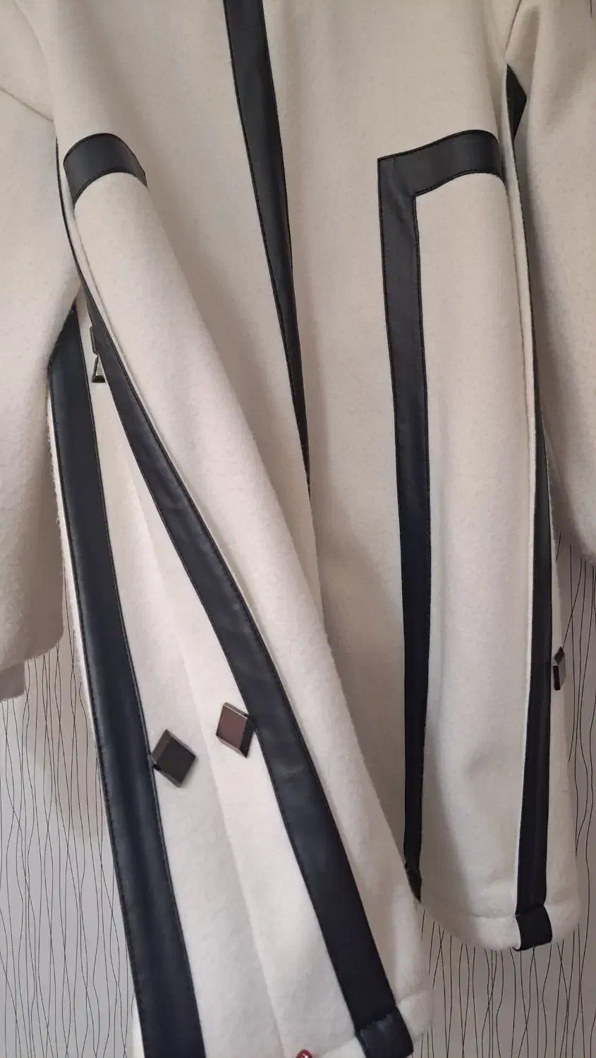 تعدادی پالتو و بافت و ست اسپرت و کلاه|لباس|اصفهان, پوریای ولی|دیوار