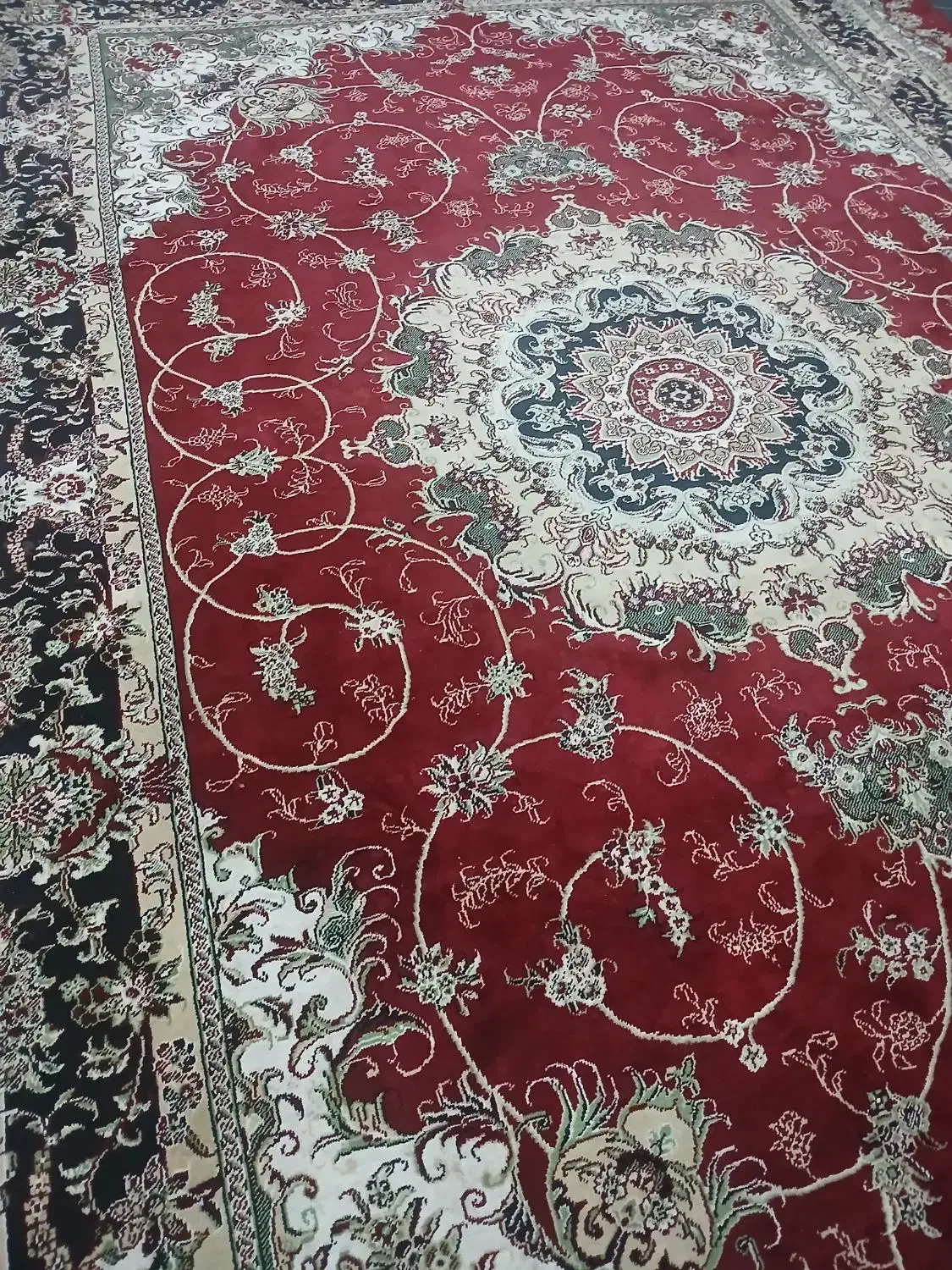 فرش در حد نو۱۲ متری|فرش|فولادشهر, مسکن مهر فولادشهر|دیوار