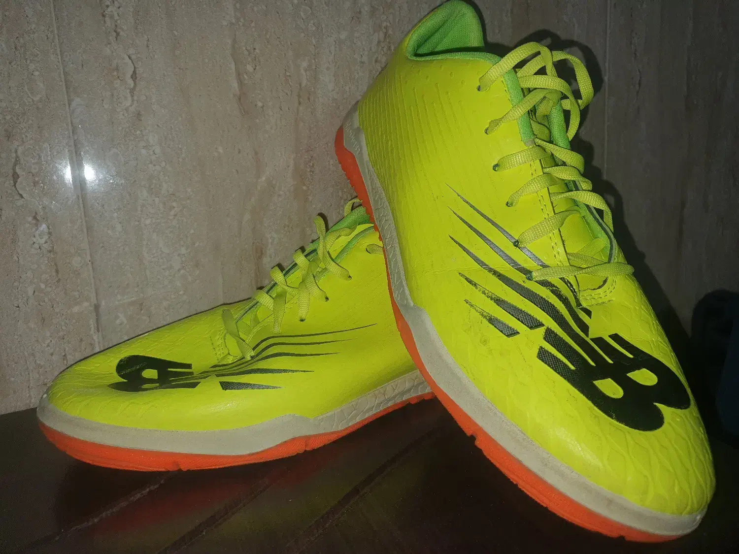 کفش ورزشی|تجهیزات ورزشی|اسلامیه, |دیوار