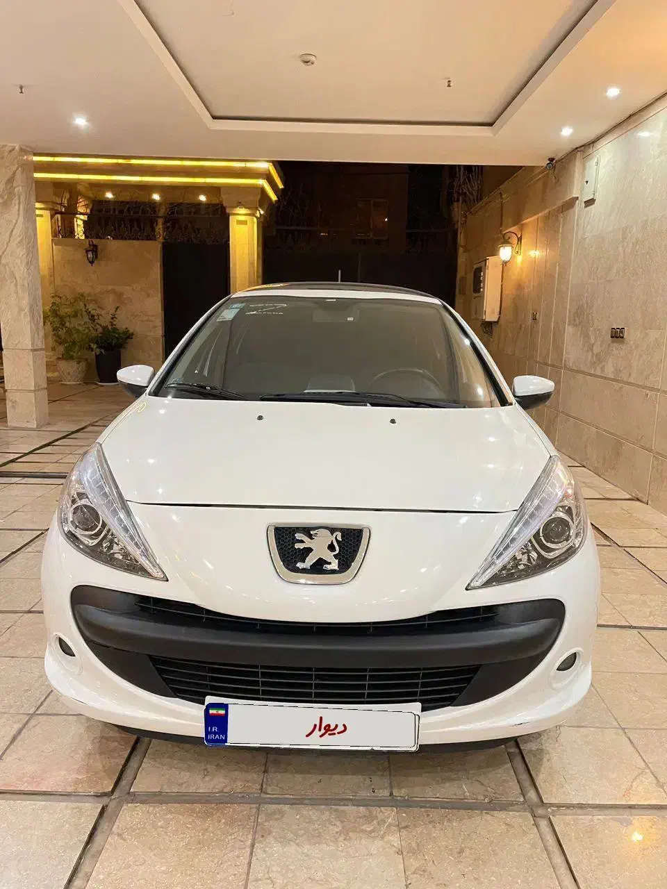 پژو۲۰۷|خودرو سواری و وانت|مشهد, شهید فرامرز عباسی|دیوار