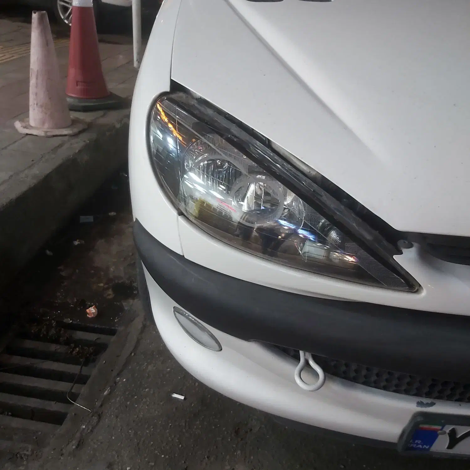 چراغ جلو ۲۰۶|قطعات یدکی و لوازم جانبی|رشت, خمیران زاهدان|دیوار