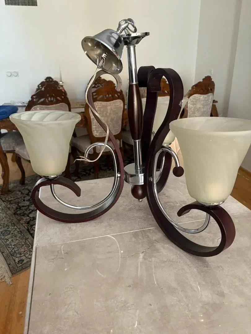 لوستر بسیار تمیز و نو|لوستر و چراغ آویز|اصفهان, جلفا|دیوار