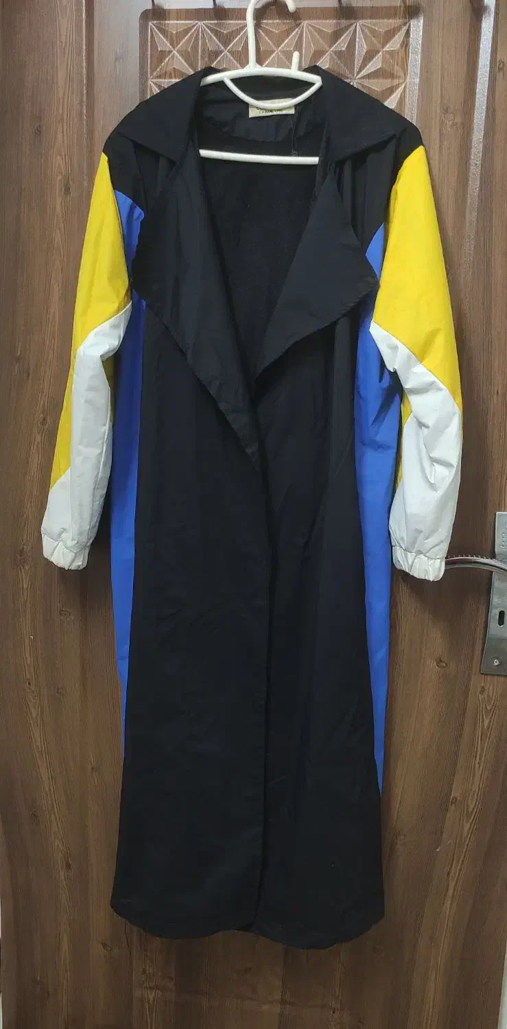 پالتو بارانی|لباس|کاشان, کارگر|دیوار