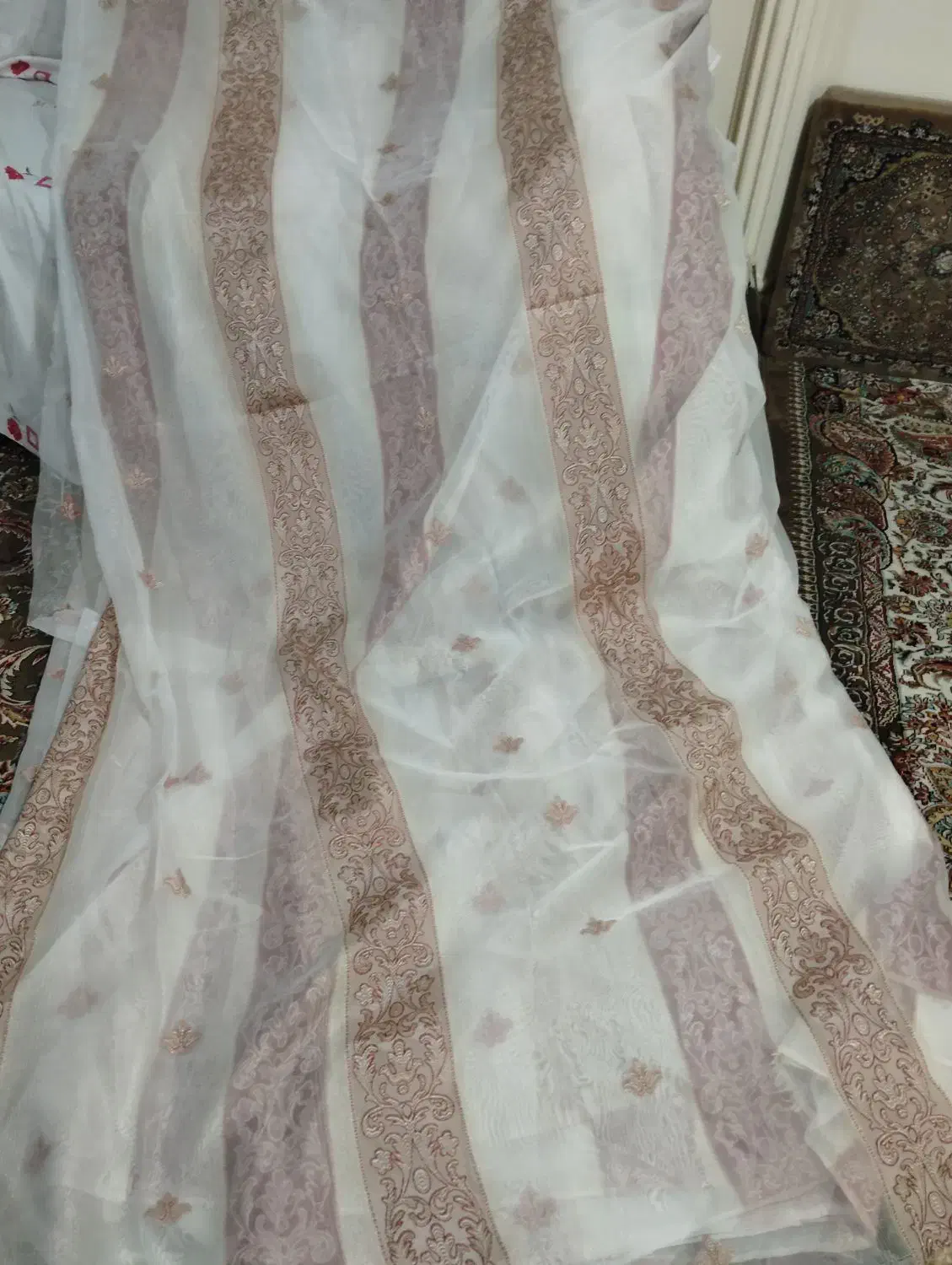 پرده|پرده، رانر، رومیزی|لوشان, |دیوار