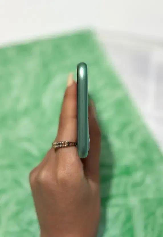 ایفون ۱۱نرمال ۲۵۶ گیگ دو سیم کارت zaa d931|موبایل|اهواز, گلستان|دیوار